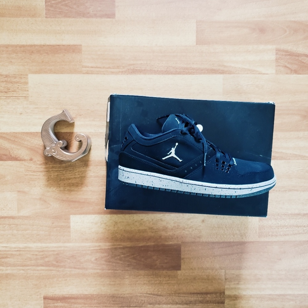 NEW! Jordan 1 flight low sneakers